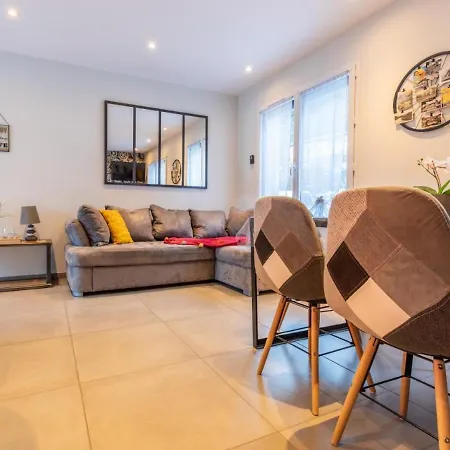 Maison De 2 Chambres Avec Jardin Clos Et Wifi A La Bourboule بيت للعطل *