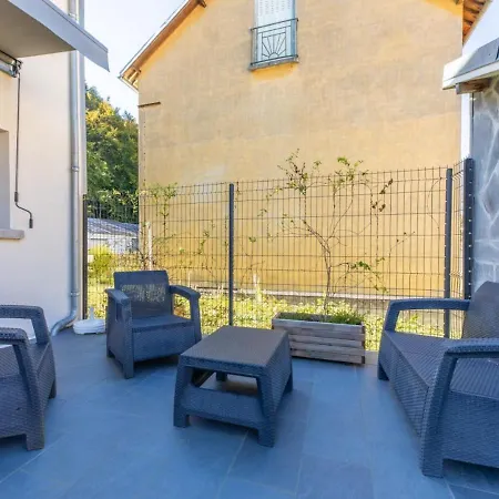 Maison De 2 Chambres Avec Jardin Clos Et Wifi A La Bourboule * لا بوربول