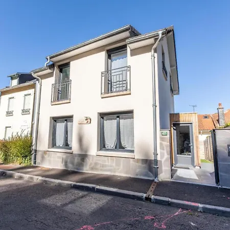 Maison De 2 Chambres Avec Jardin Clos Et Wifi A La Bourboule * لا بوربول